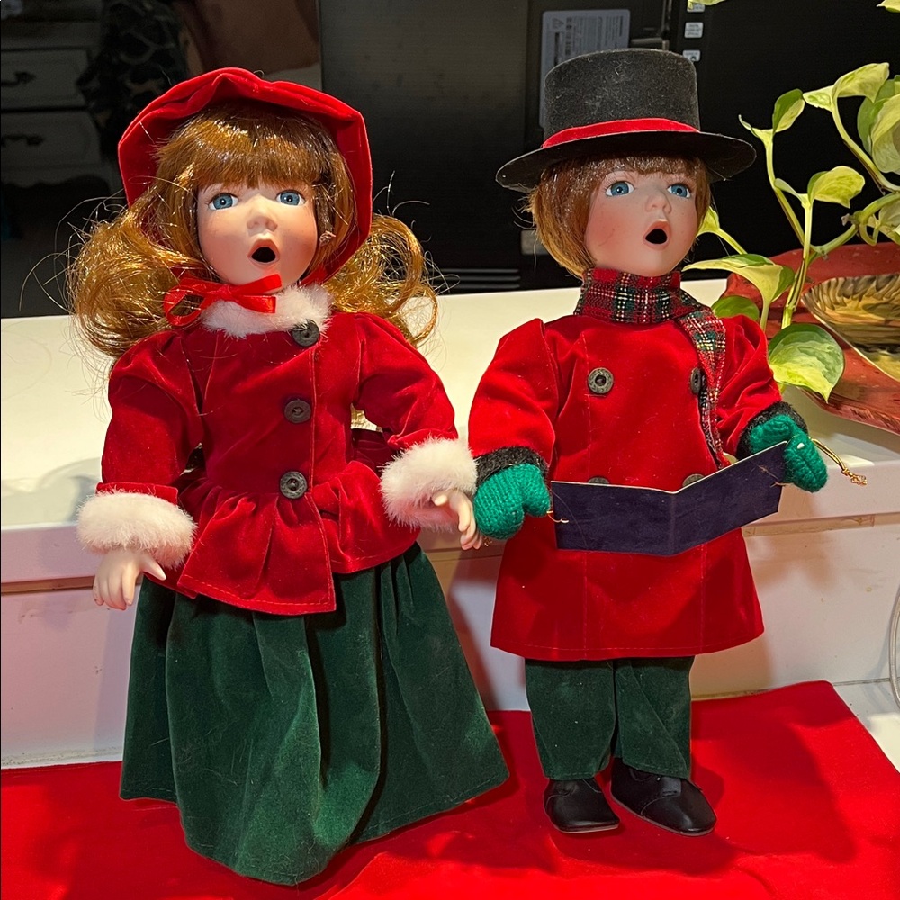 Holiday Caroler Doll Pair - Red and Green 13” tall. Velvet outfits